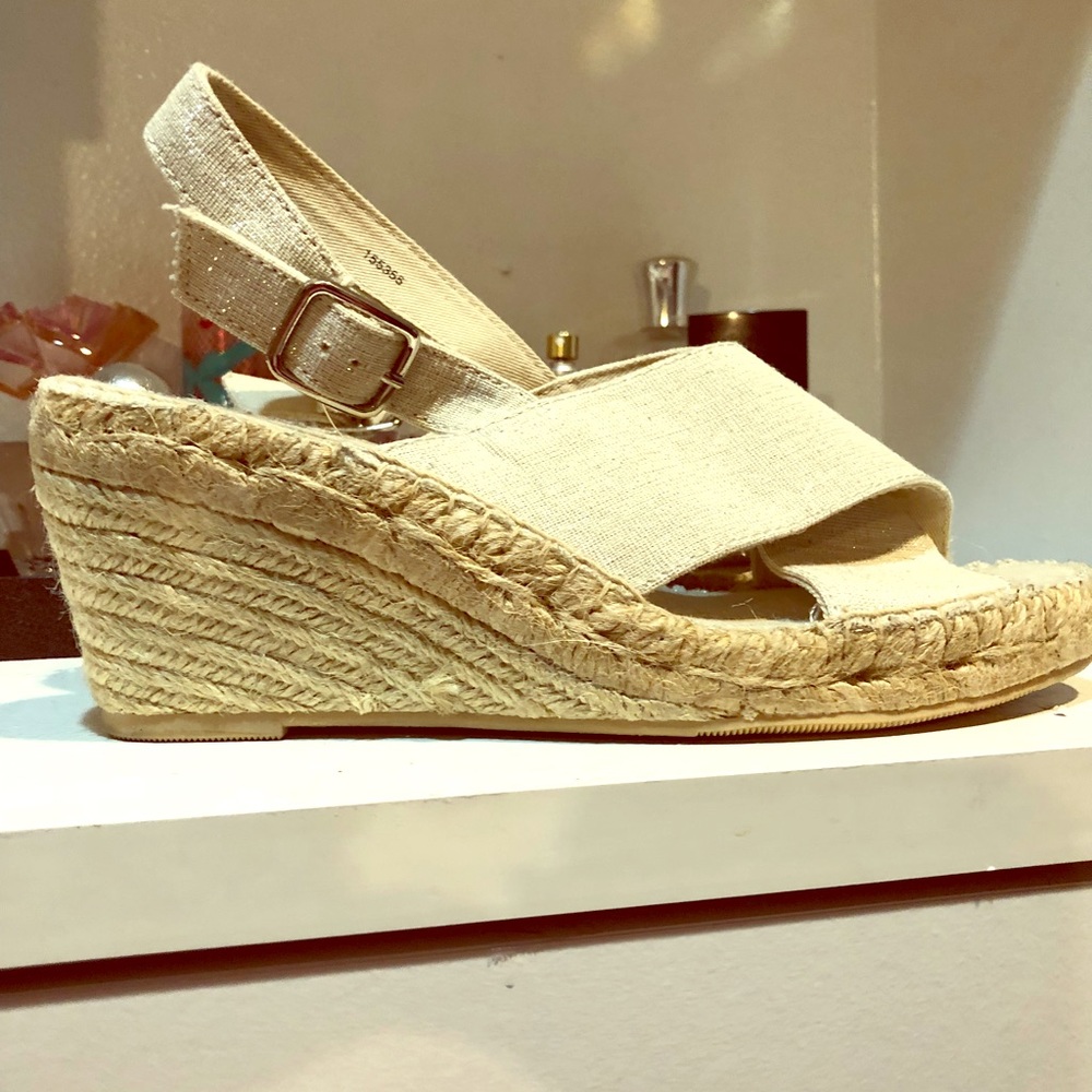 GAP sandals